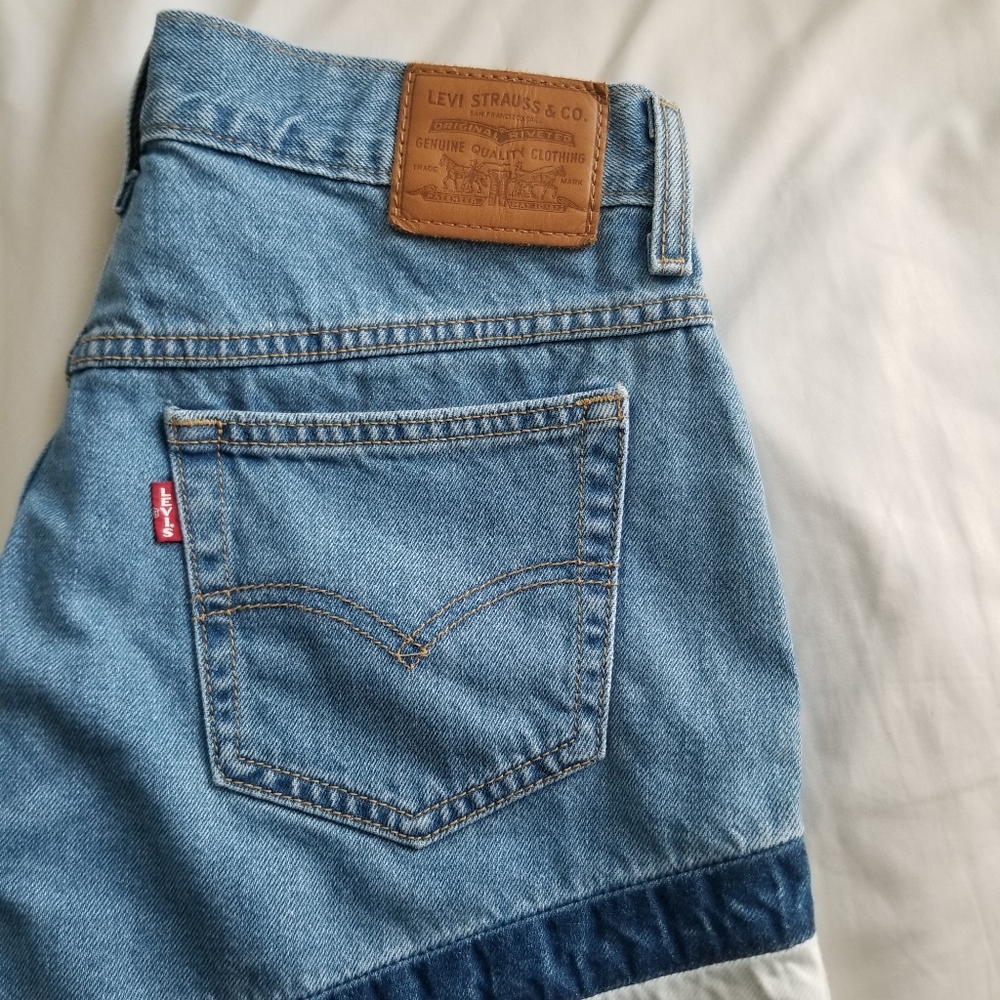 BNWOT LEVIS short